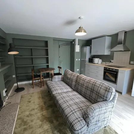 Serpentine Ave Garden Flat
